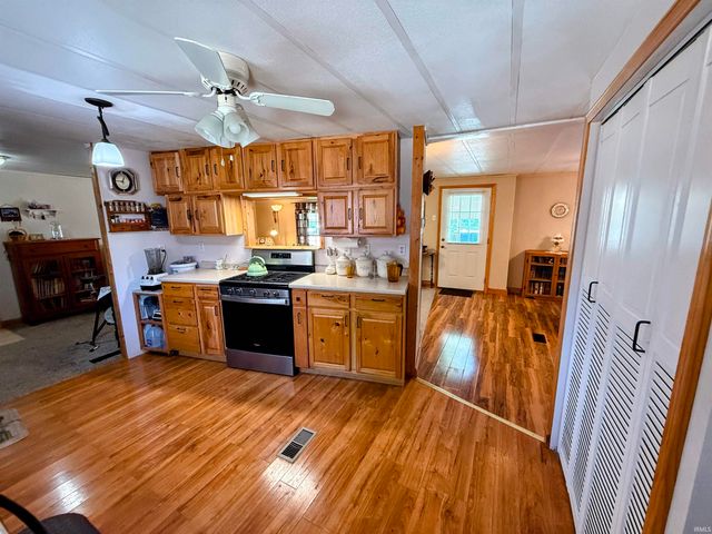 102 W Williams Street, Loogootee, IN 47553