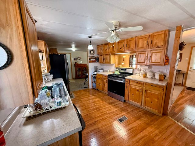 102 W Williams Street, Loogootee, IN 47553