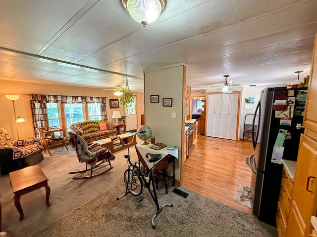 102 W Williams Street, Loogootee, IN 47553