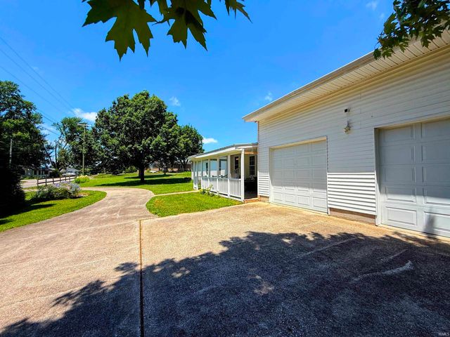 102 W Williams Street, Loogootee, IN 47553
