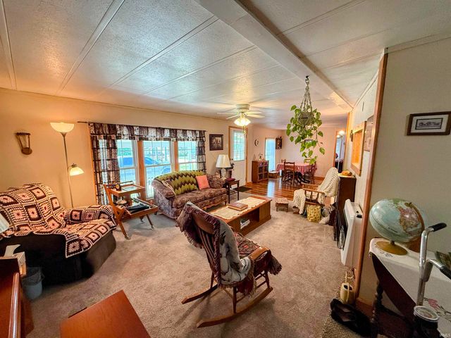 102 W Williams Street, Loogootee, IN 47553