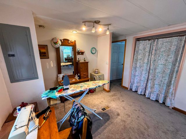 102 W Williams Street, Loogootee, IN 47553