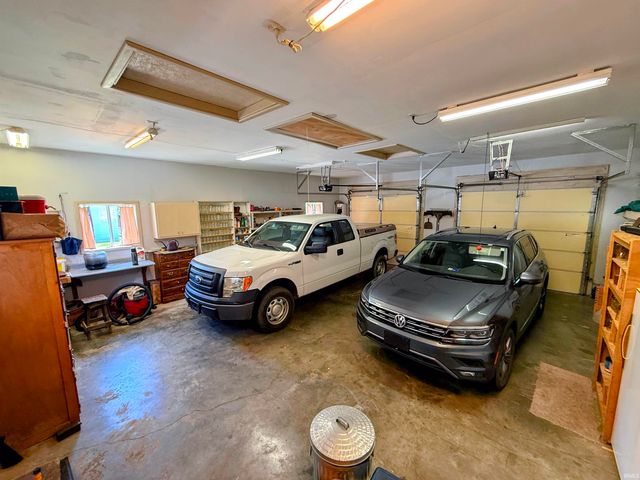 102 W Williams Street, Loogootee, IN 47553