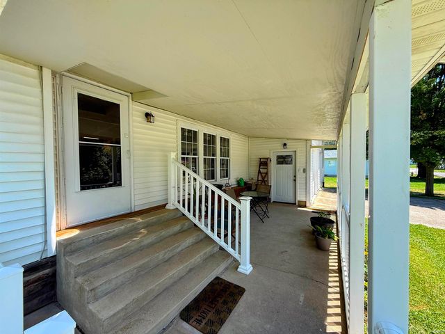 102 W Williams Street, Loogootee, IN 47553