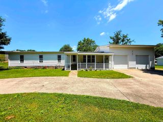 102 W Williams Street, Loogootee, IN 47553