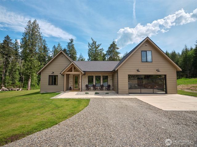 312 Little Valley Lane, Castle Rock, WA 98611