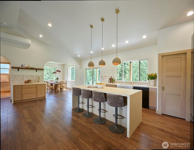 312 Little Valley Lane, Castle Rock, WA 98611