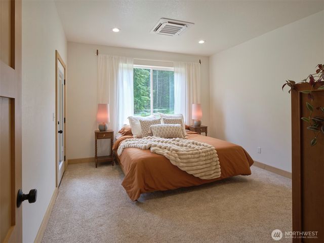 312 Little Valley Lane, Castle Rock, WA 98611