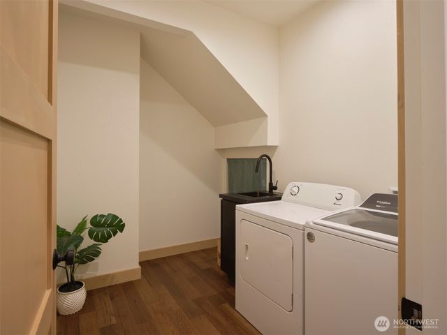 312 Little Valley Lane, Castle Rock, WA 98611
