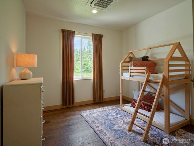 312 Little Valley Lane, Castle Rock, WA 98611