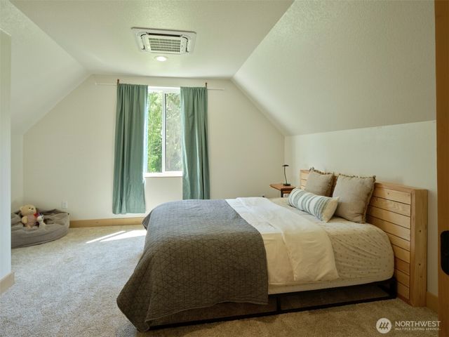 312 Little Valley Lane, Castle Rock, WA 98611