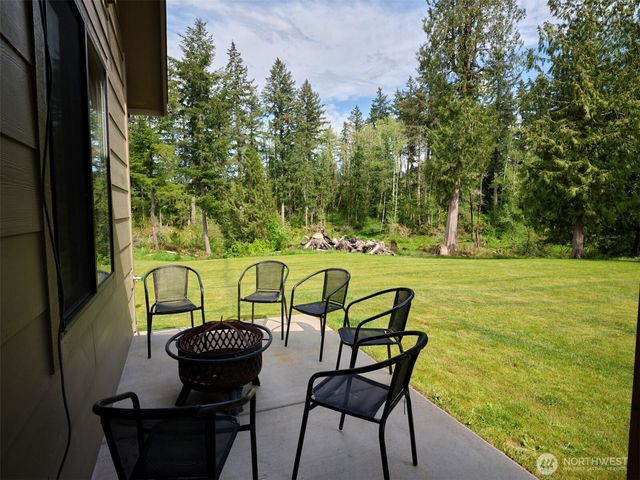 312 Little Valley Lane, Castle Rock, WA 98611