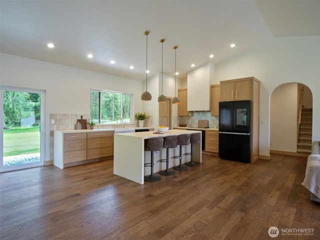 312 Little Valley Lane, Castle Rock, WA 98611