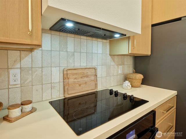 312 Little Valley Lane, Castle Rock, WA 98611