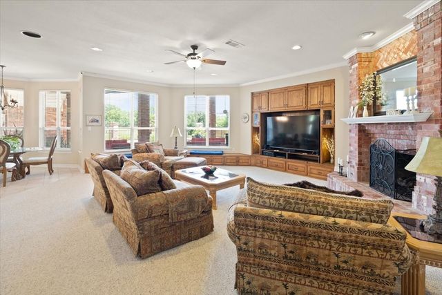 2907 Monties Lane, Arlington, TX 76015