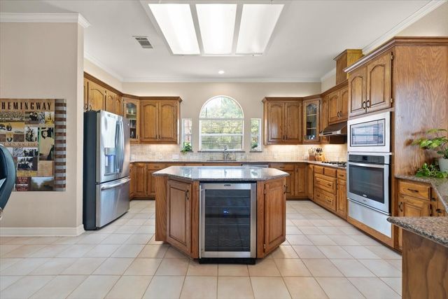 2907 Monties Lane, Arlington, TX 76015
