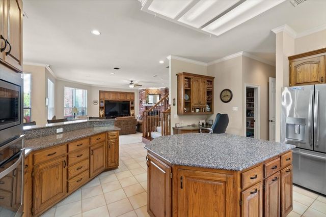 2907 Monties Lane, Arlington, TX 76015