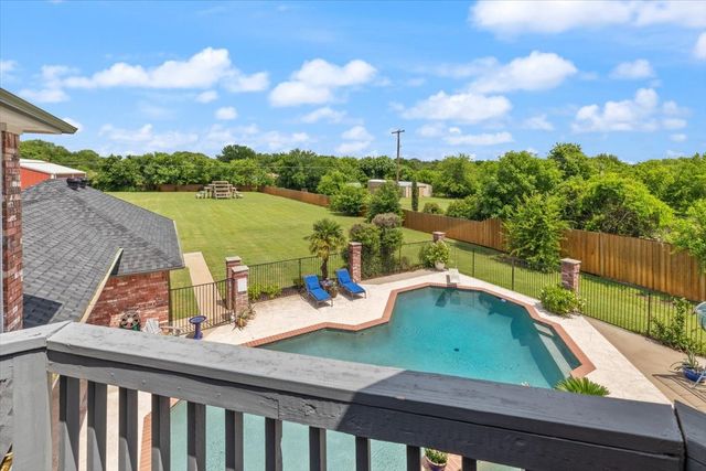 2907 Monties Lane, Arlington, TX 76015