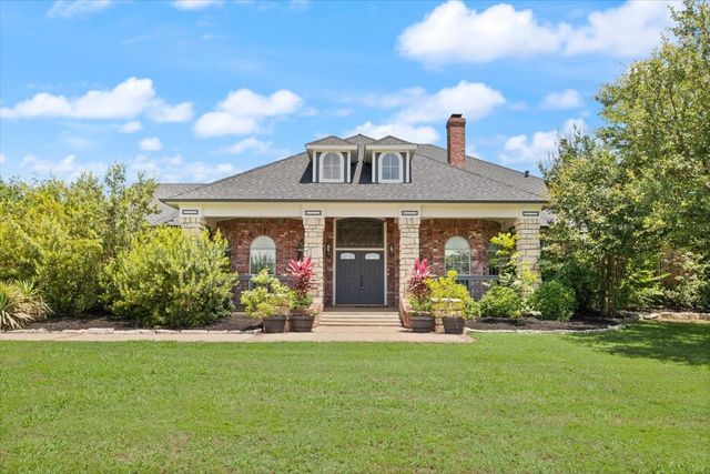 2907 Monties Lane, Arlington, TX 76015