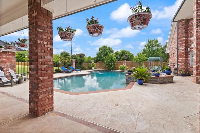 2907 Monties Lane, Arlington, TX 76015