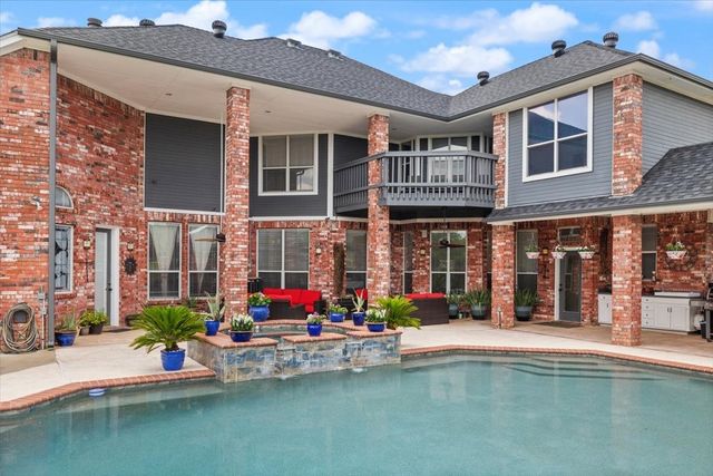 2907 Monties Lane, Arlington, TX 76015