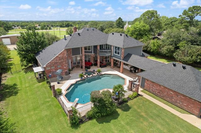 2907 Monties Lane, Arlington, TX 76015