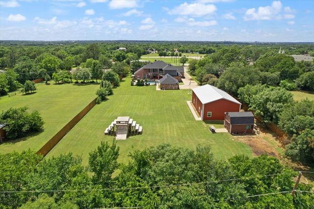 2907 Monties Lane, Arlington, TX 76015