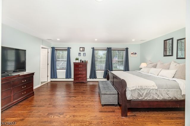 153 Howard Ave, Rochelle Park Twp., NJ 07662
