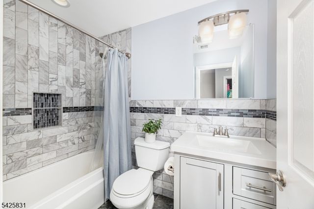 153 Howard Ave, Rochelle Park Twp., NJ 07662