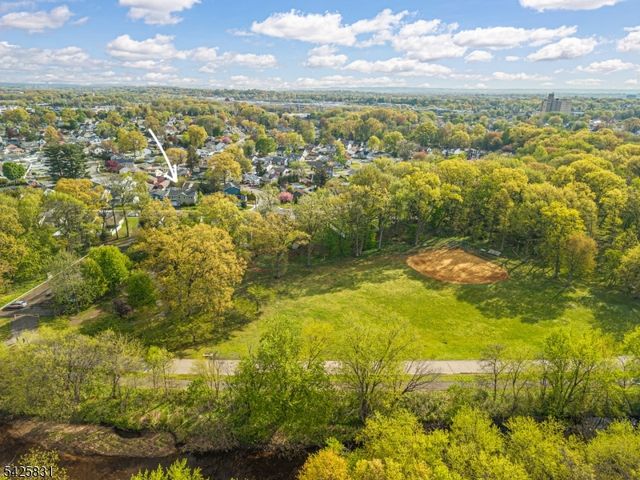 153 Howard Ave, Rochelle Park Twp., NJ 07662