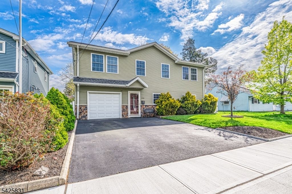 153 Howard Ave, Rochelle Park Twp., NJ 07662