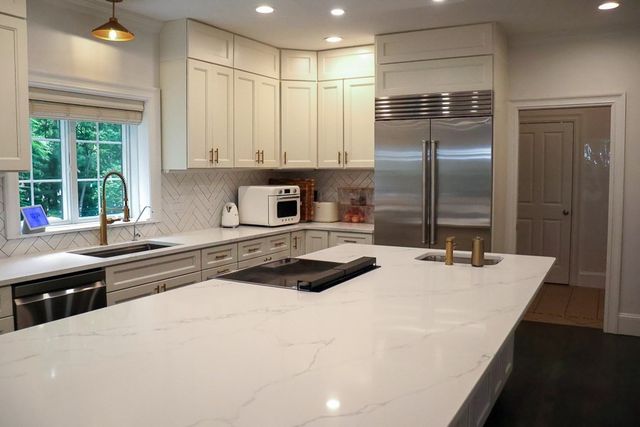 5 Merriam Avenue, Shrewsbury, MA 01545