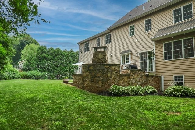 5 Merriam Avenue, Shrewsbury, MA 01545