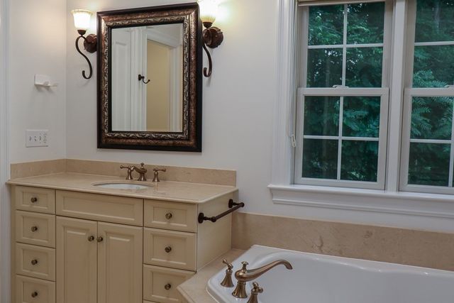 5 Merriam Avenue, Shrewsbury, MA 01545