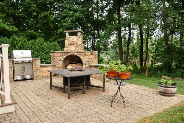 5 Merriam Avenue, Shrewsbury, MA 01545