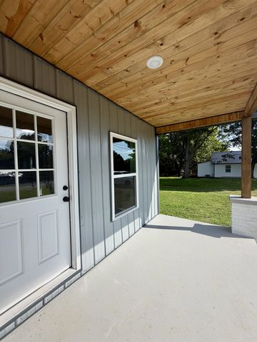 2465 Highway 43 S, Leoma, TN 38468
