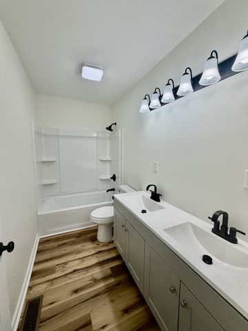 2465 Highway 43 S, Leoma, TN 38468