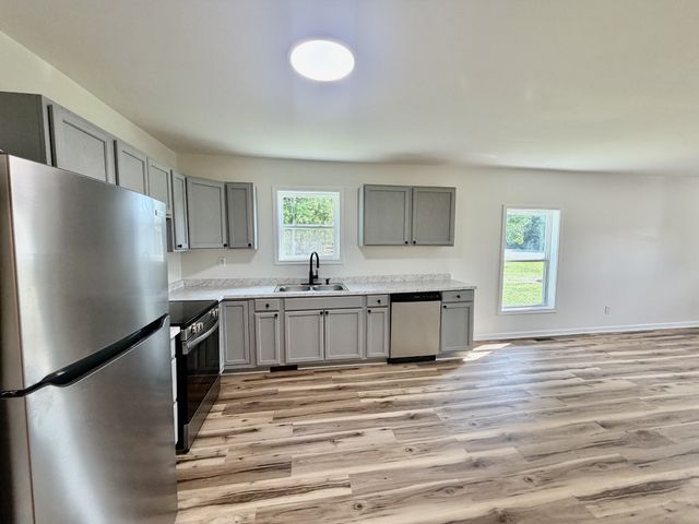 2465 Highway 43 S, Leoma, TN 38468