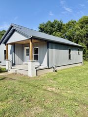 2465 Highway 43 S, Leoma, TN 38468