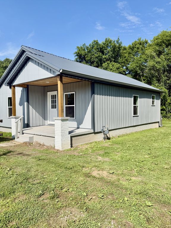 2465 Highway 43 S, Leoma, TN 38468