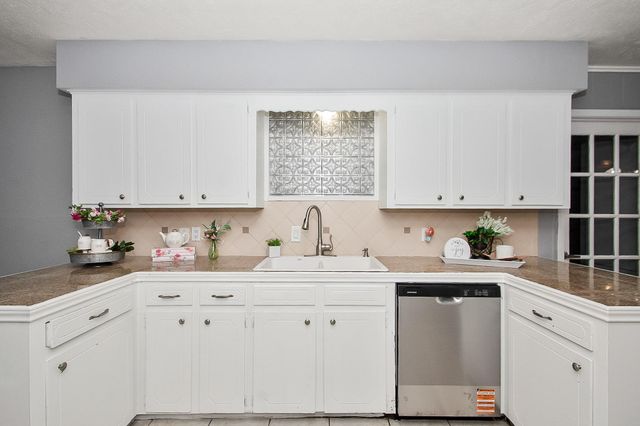 1104 E 13th Street, Deer Park, TX 77536