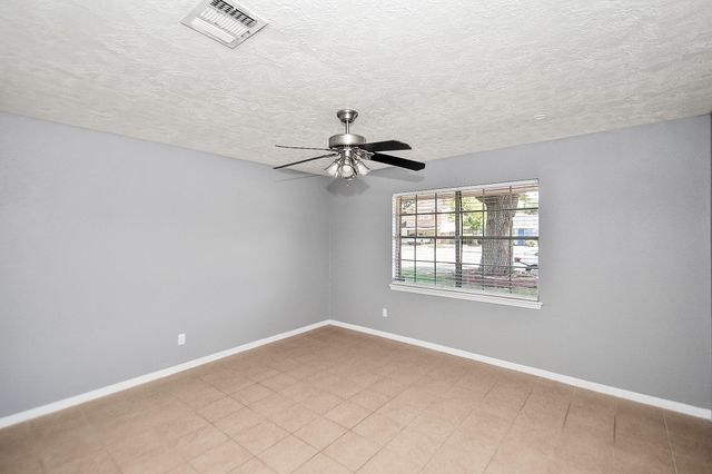 1104 E 13th Street, Deer Park, TX 77536