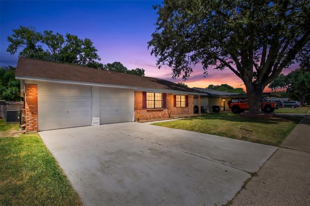 1104 E 13th Street, Deer Park, TX 77536