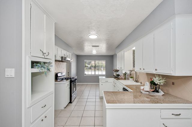 1104 E 13th Street, Deer Park, TX 77536