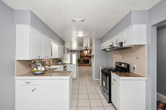1104 E 13th Street, Deer Park, TX 77536