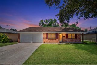 1104 E 13th Street, Deer Park, TX 77536