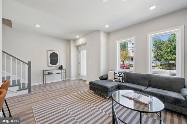 625 SHAWMONT AVENUE, Philadelphia, PA 19128