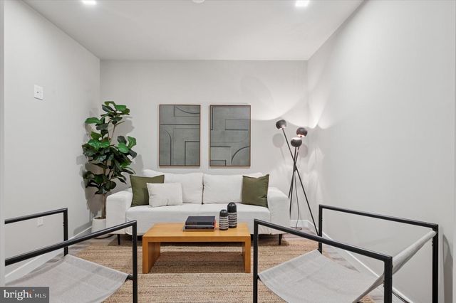 625 SHAWMONT AVENUE, Philadelphia, PA 19128