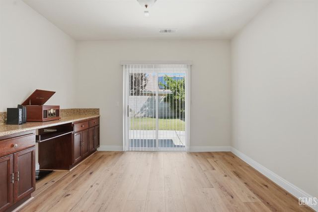 12010 Manorwood Street, Bakersfield, CA 93311