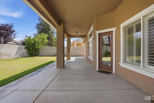 12010 Manorwood Street, Bakersfield, CA 93311